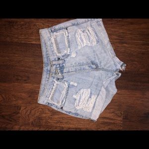 CARMAR DENIM destroyed shorts light wash